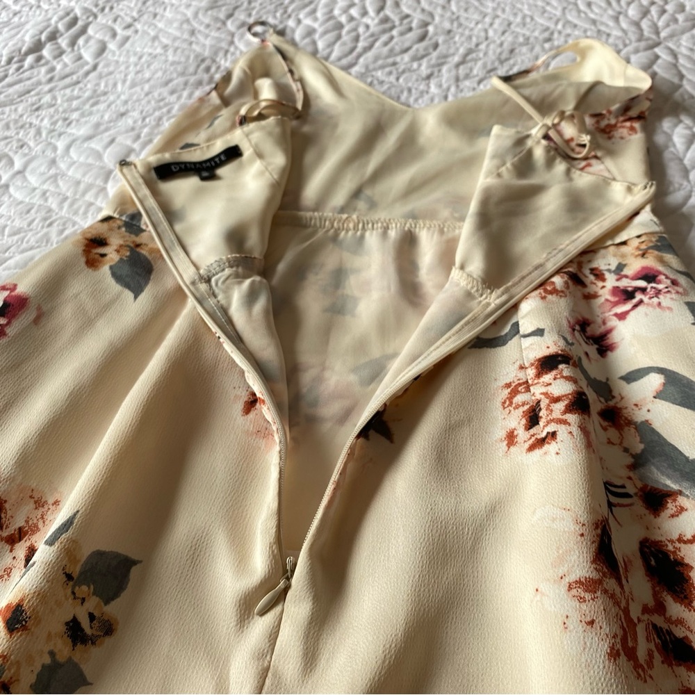 Feminine Cream Floral High-Low Dress - Picture 8 of 9